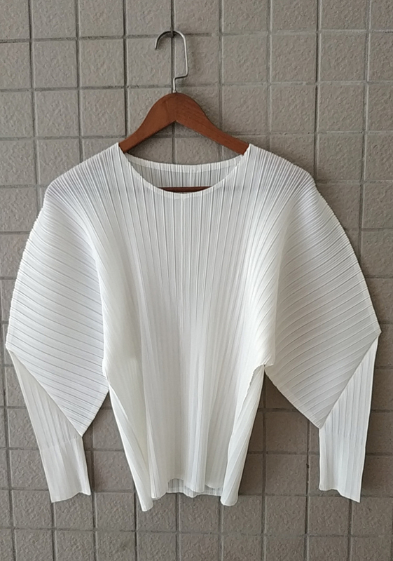 Women Pleated Round Neck Top Autumn And Winter New Pleated Bottomed Shirts