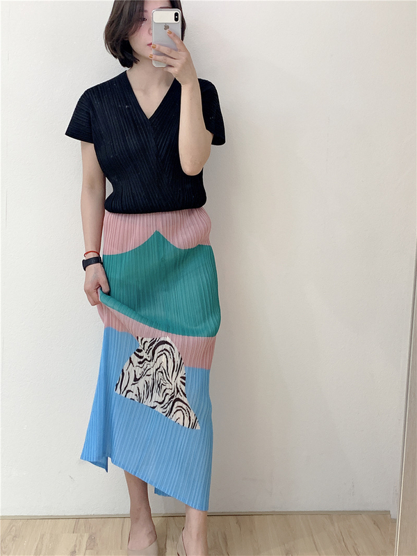 Autumn Women Pleated Fashion New Tidal Loose Big Size Dress Lady Short Sleeved Dress