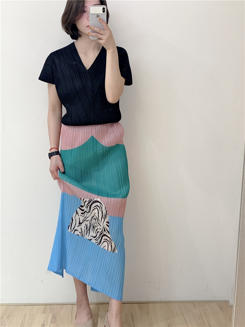 Autumn Women Pleated Fashion New Tidal Loose Big Size Dress Lady Short Sleeved Dress