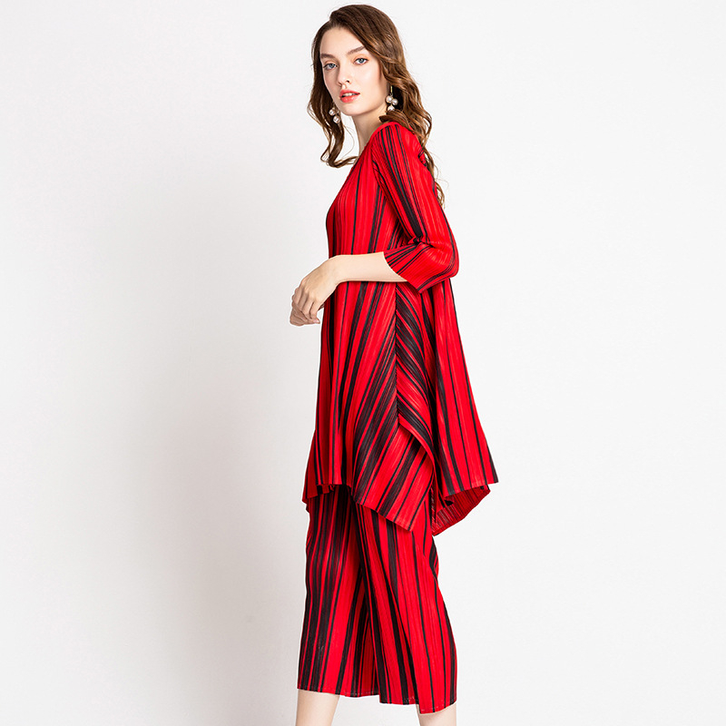 Women Pleated Fashion Pullover O-neck Elastic Striped Shirts Pants Two Pieces Sets