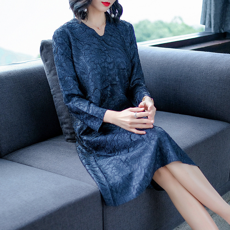 Long Sleeve Dresses Spring 2019 New Women's Dresses Retro-style Embroidery A-shaped Embossed Loose Dress