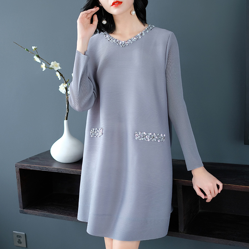 Autumn Women Pleated Solid Color Lady Elegant Long Sleeved Loose Wrinkle Nail Neads Casual Dress