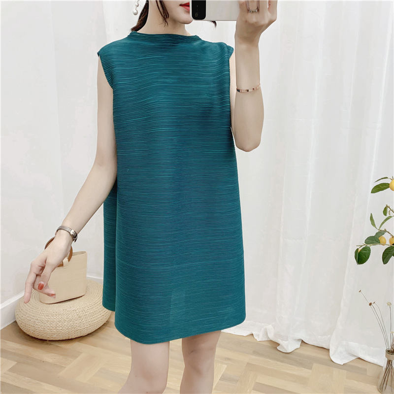 New Pleated Dress Sleeveless Loose Big Size Peacock Blue Pleated Dress