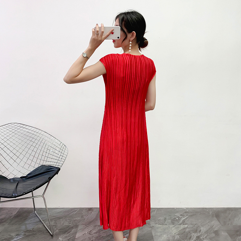 Pleated Bottoming Dress Autumn And Winter 2019 New Metal Texture Loose Large High Elastic Dress For Women