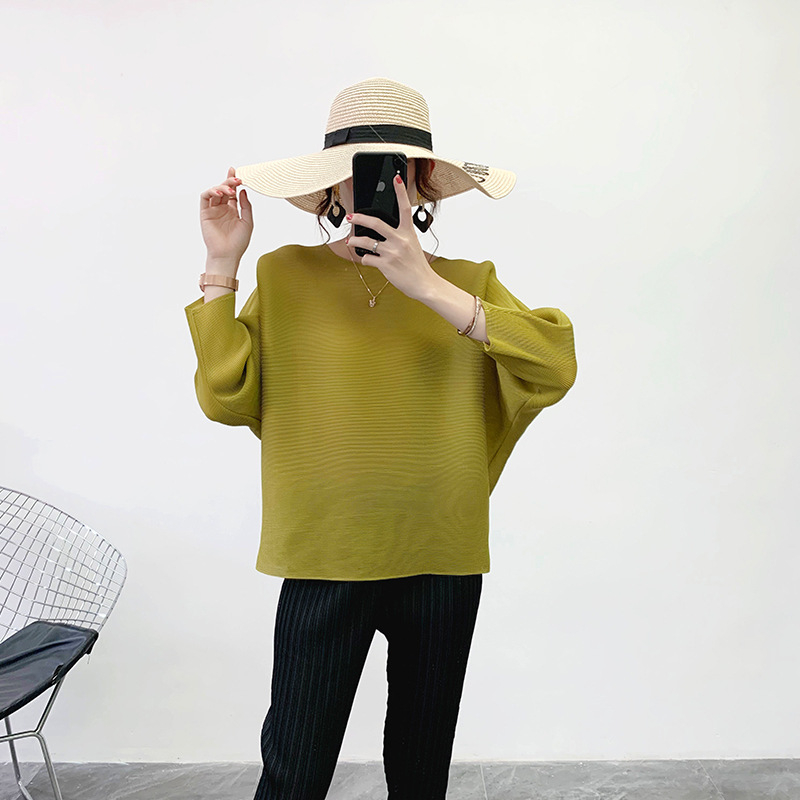Pleated Top Women's New Summer 2020 Loose Large Round Neck Solid T-shirt Bat Sleeve Large Women's Tops