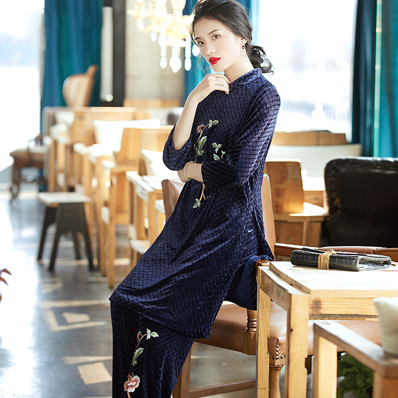 Autumn New Style Gold Velvet Embroidered Top 2019 Fashion Wide Leg Pants Two Piece Clothing Set