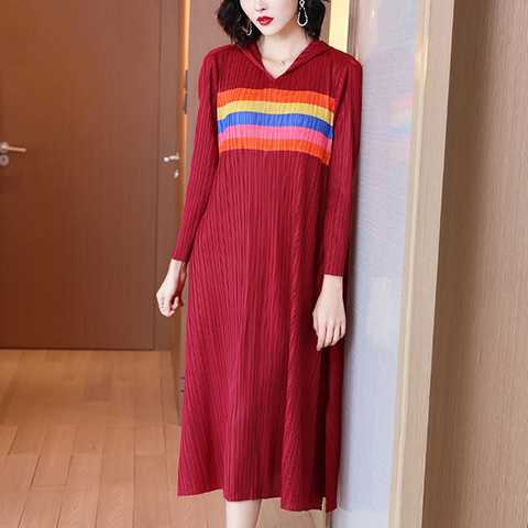 Autumn And Winter Red Long Sleeve Fashion Style Mother Reduced Age Long Pleated Dress