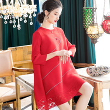 Red Large Beaded Embroidered Dress 2020 Spring New Relaxed Belly Covering Dress