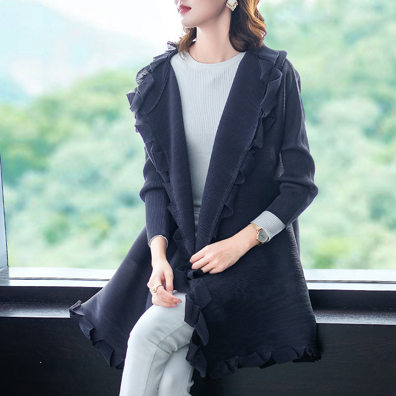 Autumn And Winter 2019 Fashion Pleated Coat Long Sleeve Fashion Ear Edge Pleated Jacket