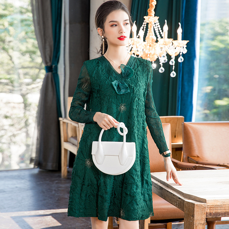 Women Red Large Embroidered Dress 2020 Spring New Loose Pleated A-line Dress