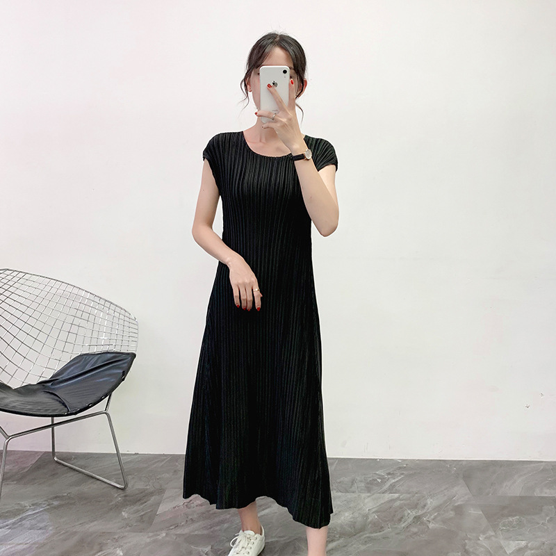 Pleated Bottoming Dress Autumn And Winter 2019 New Metal Texture Loose Large High Elastic Dress For Women