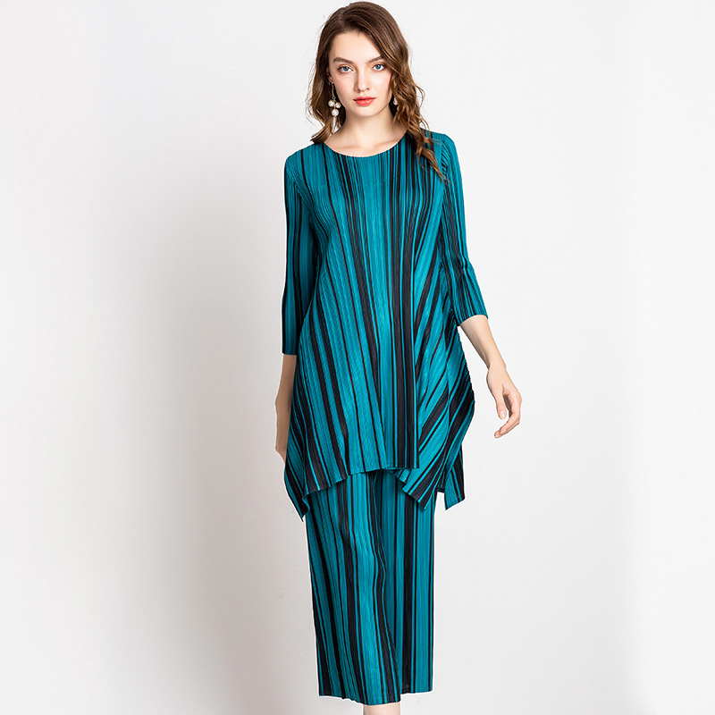 Women Pleated Fashion Pullover O-neck Elastic Striped Shirts Pants Two Pieces Sets