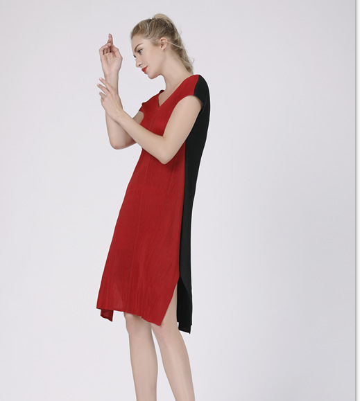 Popular Contrast Loose Pleated Hem Women Fashion Pleated Dress