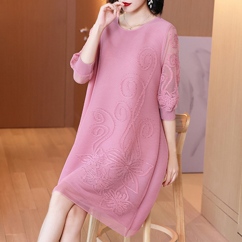 Pleated Embroidery Plus Size Spring 2021 New Women Loose Pleated Dress
