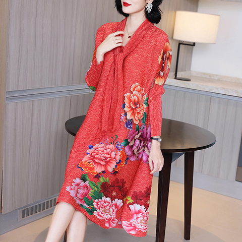 High End Foreign Style Pleated Mother's Dress Spring New Loose Print Age Reduced Midi Pleated Dress