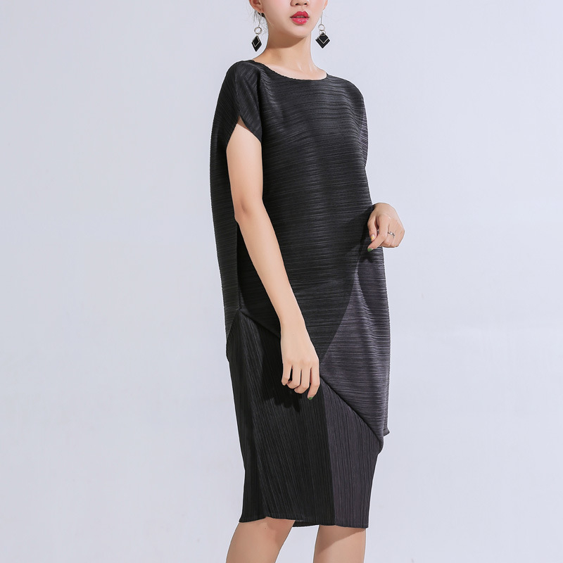 New Wrinkle Design Irregular Color Blocking Dress Large And Loose Dress