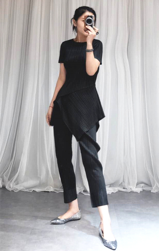 Women Wrinkle Suit Folded Pants Short Sleeves Round Neck Irregular Tops Pleated Two Pieces Clothing Sets