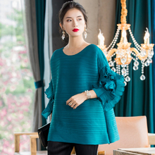 Spring 2020 New Versatile T-shirt Fashion Petal Sleeve Large Women Pleated Tops