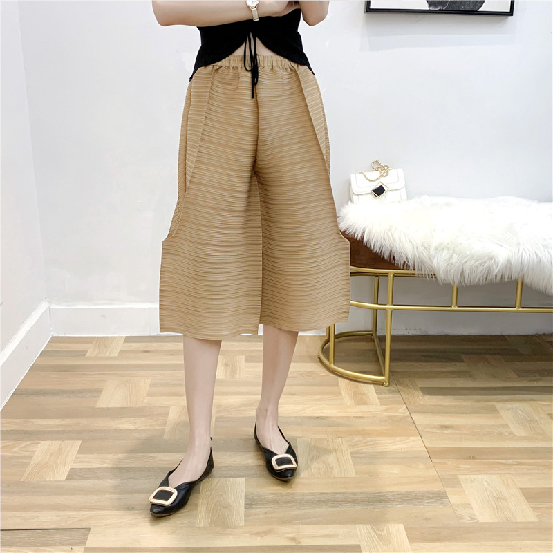 2020 New Pleated 7-point Pants Women's Loose Large Elastic Waist Wide Leg Trousers