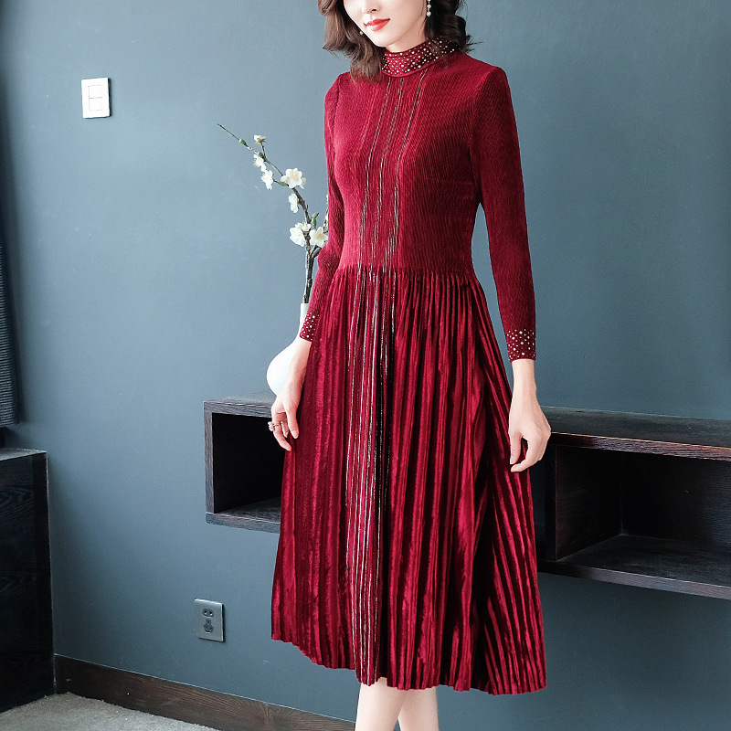 Fashionable Temperament Slim Large Size Pleated Dress Autumn Nail Bead Women Pleated Tide Dress