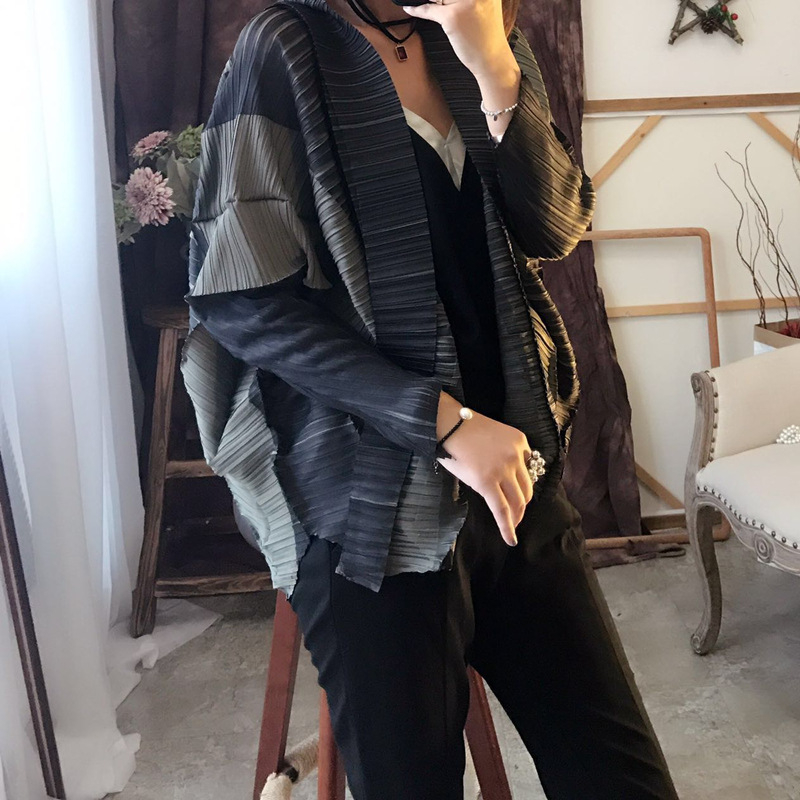 Women New Long Sleeve Slim Korean Version Loose Bat Sleeve Jacket Short Style Coat