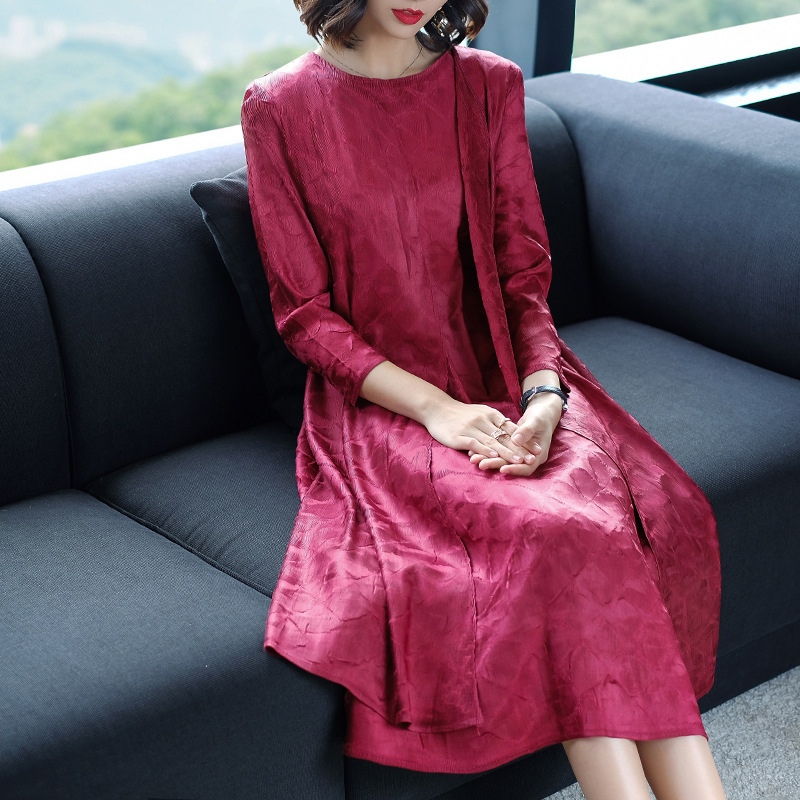 Autumn 2019 Women Embroidered Pleated Dress High-end Temperament Loose Big Size Dress