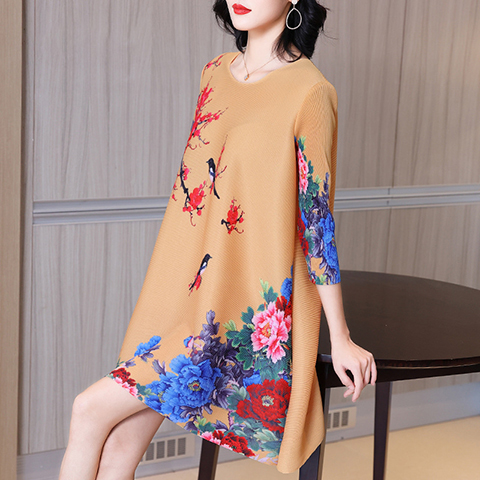 Mother's Loose Size Dress Spring 2021 New Women's High End Foreign Style Pleated Dress