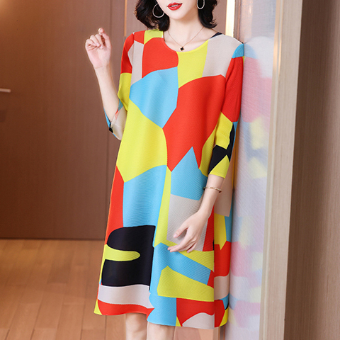 High End Western Style Printing Age Reducing Dress Spring 2021 New Women's Loose Plus Size Pleated Dress