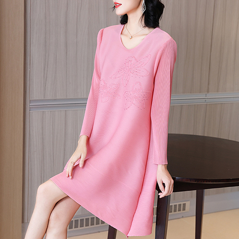 Mother Red Age Reducing Pleated Dress Spring 2021 New Women's Loose Plus Size Dress