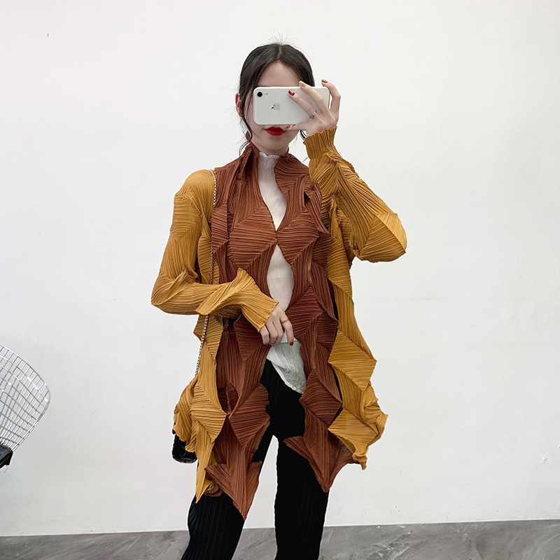 Women Coat AW New Color Matching Diamond Pleated Windbreaker Loose Large Size Pleated Jacket