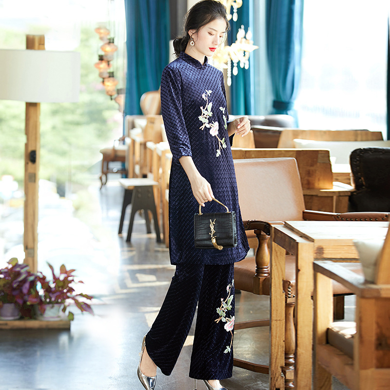 Autumn New Style Gold Velvet Embroidered Top 2019 Fashion Wide Leg Pants Two Piece Clothing Set
