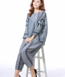 Women Pleated Suit Designer's Long Sleeve T-shirt + Loose Capris Two Pieces Clothing Sets
