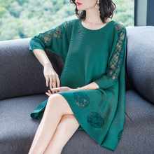 Autumn Pleated New Women's Dresses Loose Size Nail Pearl Embroidered A-shaped Dress