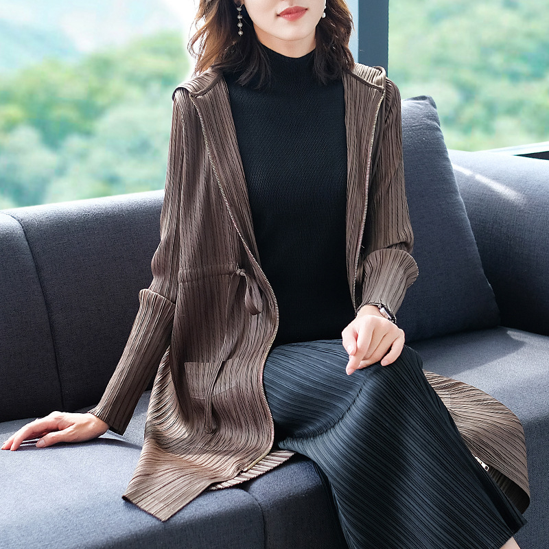 Wrinkled Large-size Windbreaker Jacket Autumn Winter New Style Women's Long-sleeved Fashion Coat