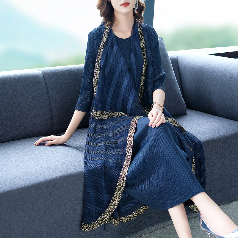 Pleated Dress Autumn 2019 New Women's Long Fake Two Loose Big Size Dress