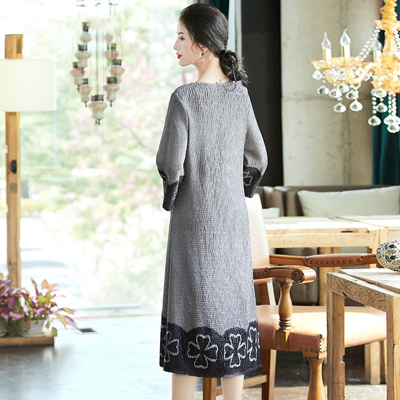 Early Spring Printed Mother Dress 2020 New Loose Large Pleated Retro A-line Dress